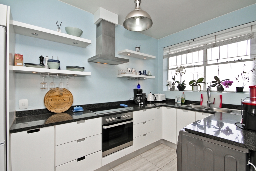 To Let 2 Bedroom Property for Rent in Illovo Gauteng