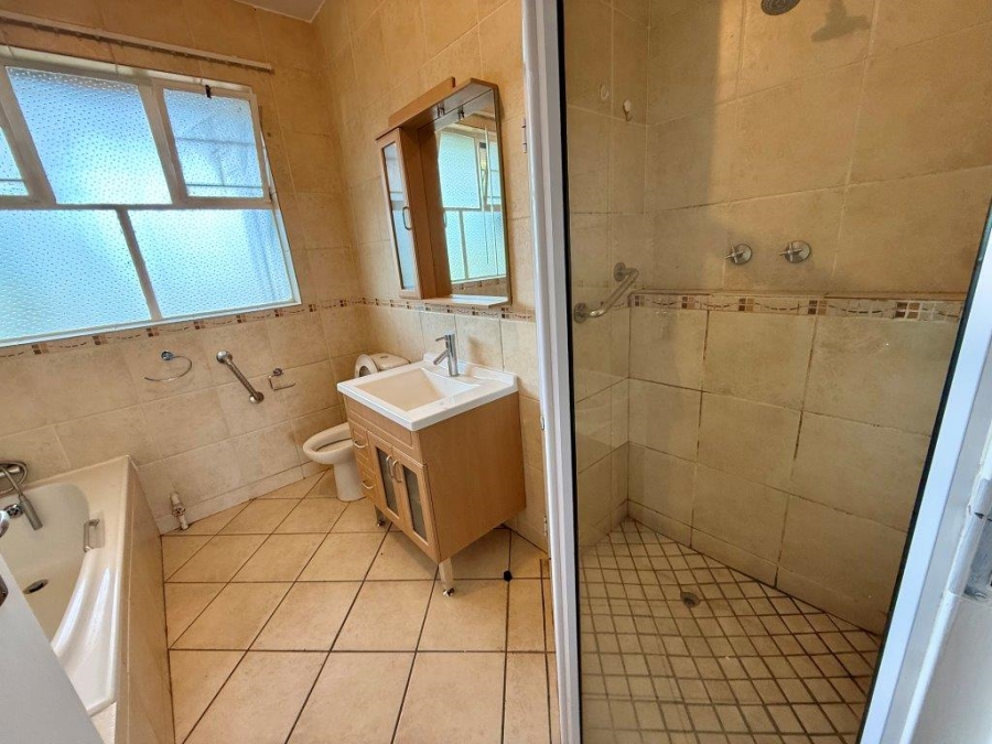 To Let 3 Bedroom Property for Rent in Melrose Gauteng