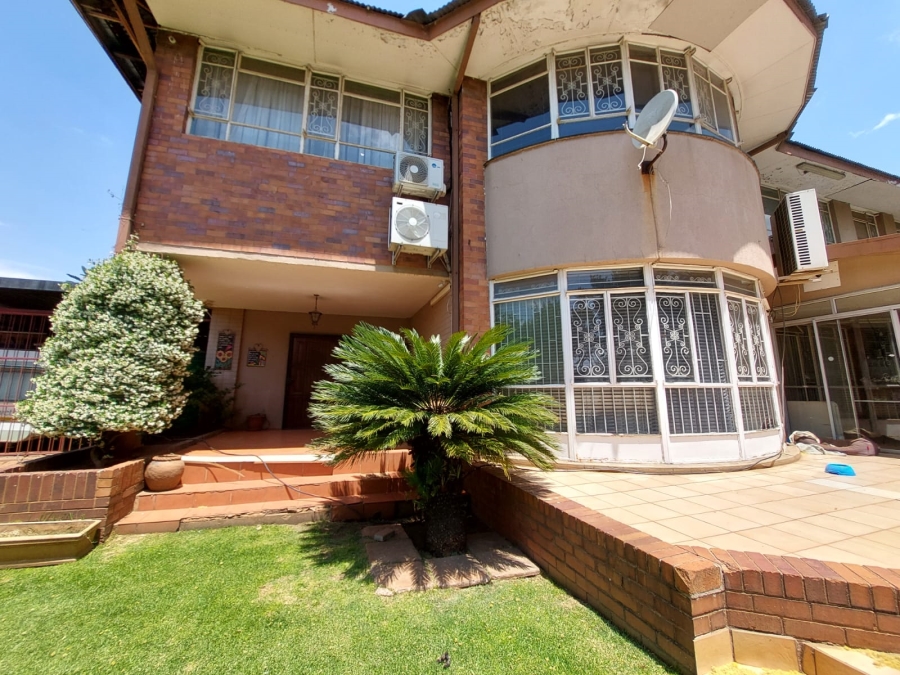 6 Bedroom Property for Sale in Brenthurst Gauteng