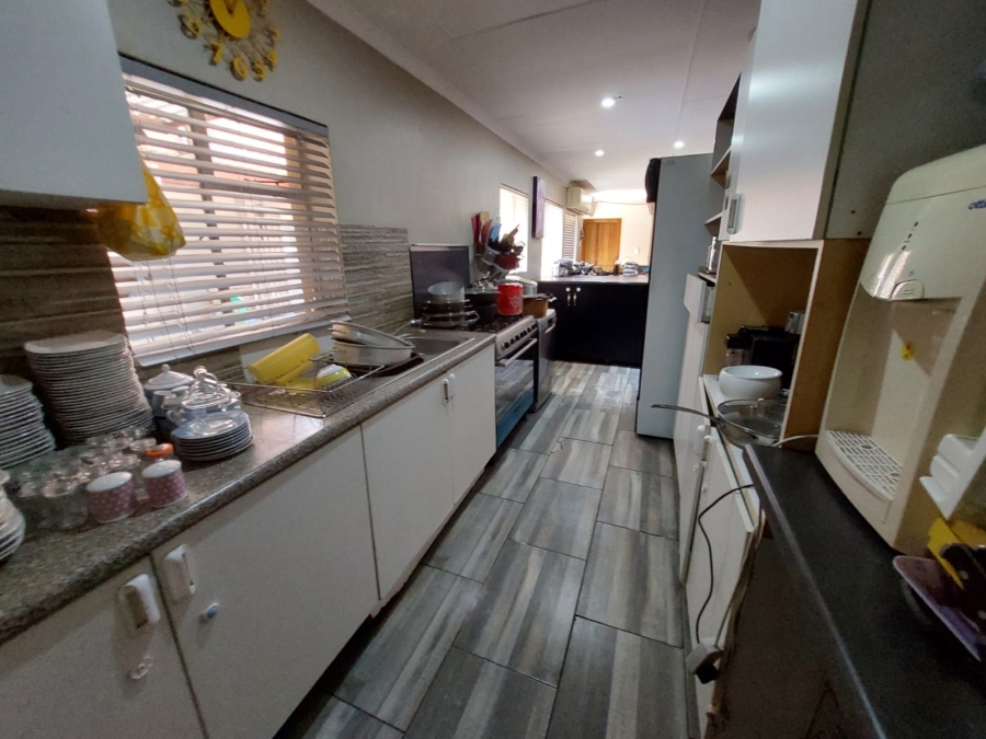 6 Bedroom Property for Sale in Brenthurst Gauteng