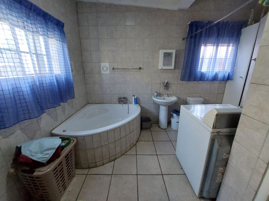 6 Bedroom Property for Sale in Brenthurst Gauteng