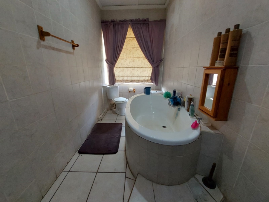 6 Bedroom Property for Sale in Brenthurst Gauteng