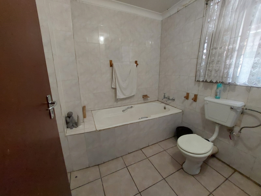 6 Bedroom Property for Sale in Brenthurst Gauteng