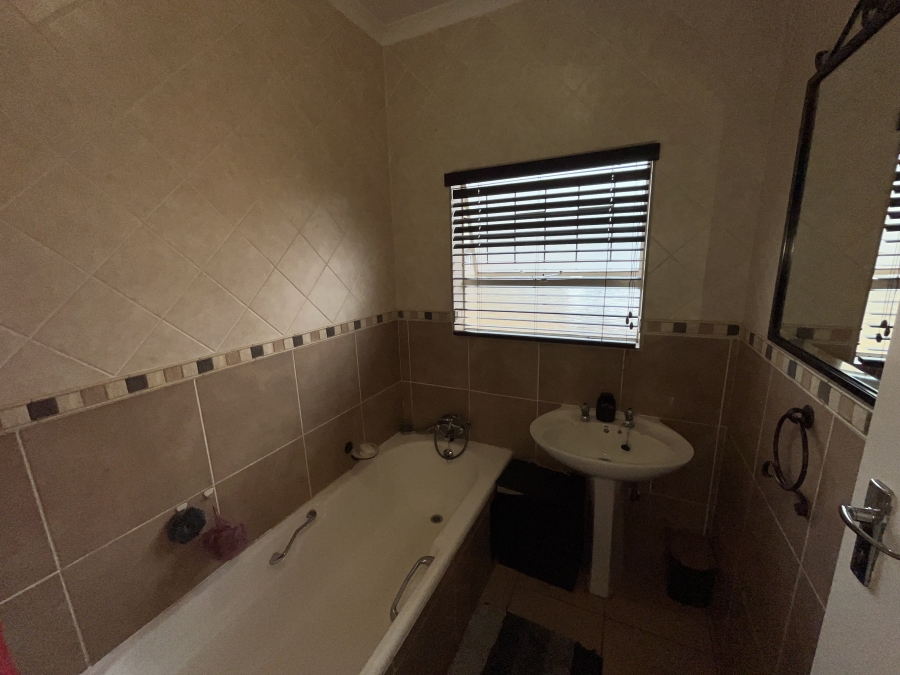 4 Bedroom Property for Sale in Sinoville Gauteng