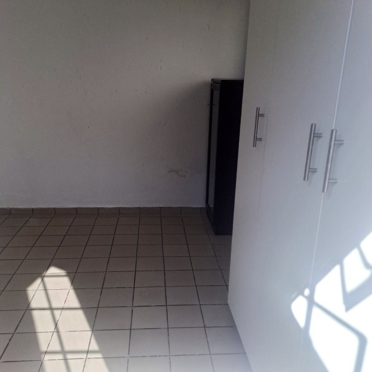 To Let 1 Bedroom Property for Rent in Highlands North Gauteng