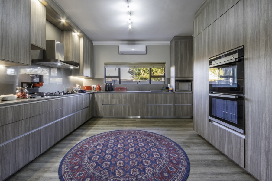 3 Bedroom Property for Sale in Greenstone Hill Gauteng