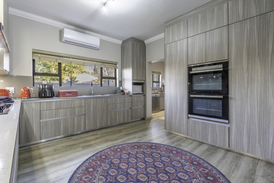 3 Bedroom Property for Sale in Greenstone Hill Gauteng