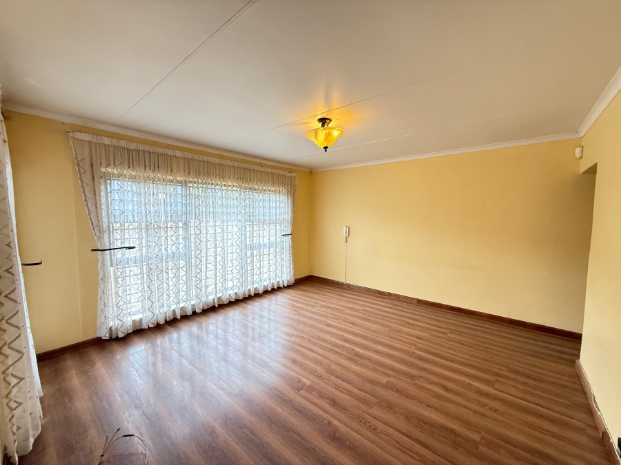 4 Bedroom Property for Sale in Oakdene Gauteng