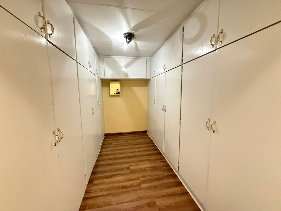 4 Bedroom Property for Sale in Oakdene Gauteng