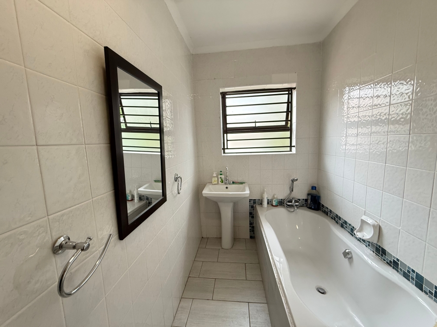 4 Bedroom Property for Sale in Oakdene Gauteng