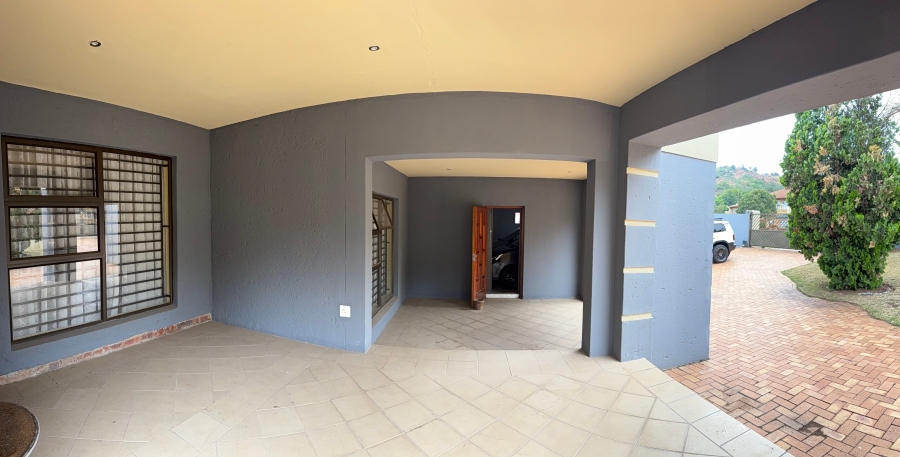 4 Bedroom Property for Sale in Oakdene Gauteng