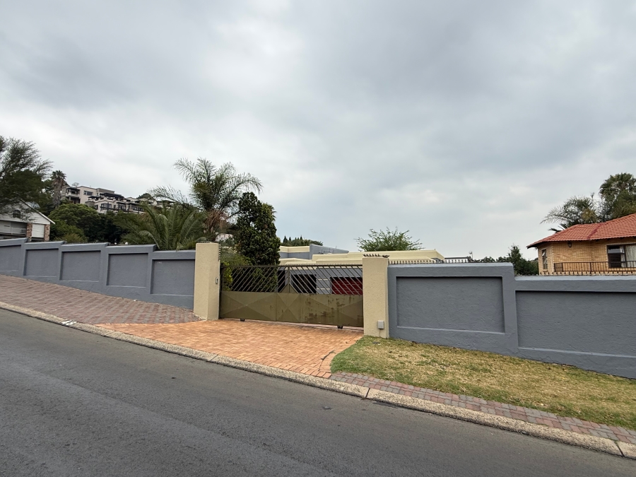 4 Bedroom Property for Sale in Oakdene Gauteng