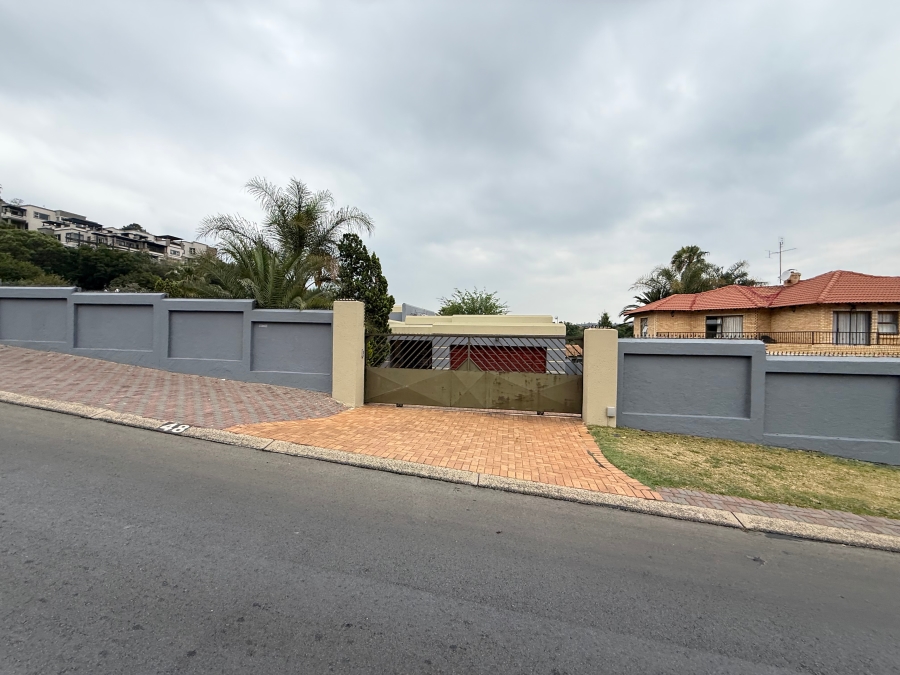 4 Bedroom Property for Sale in Oakdene Gauteng