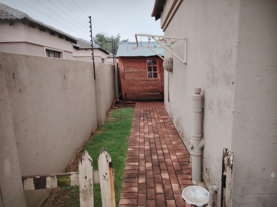 3 Bedroom Property for Sale in Greenhills Gauteng