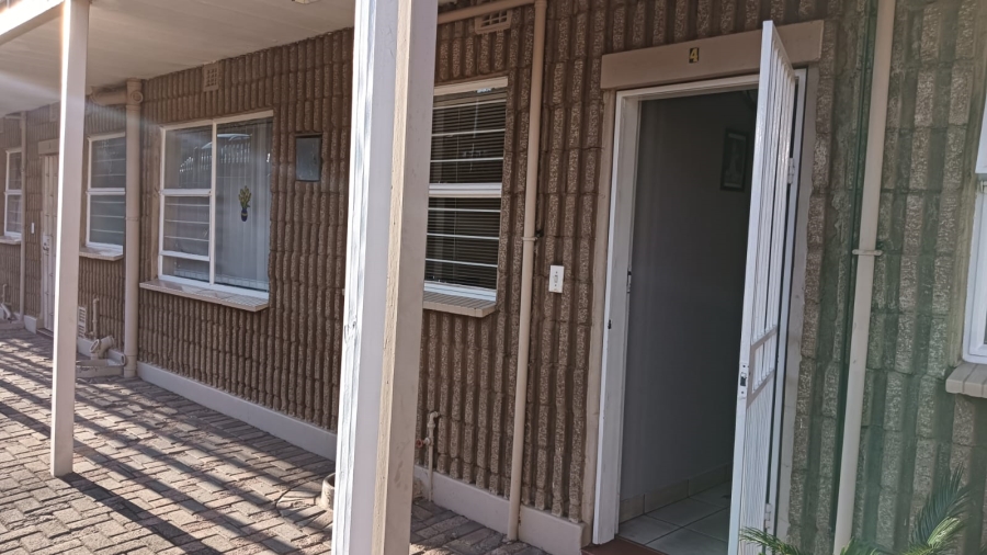 2 Bedroom Property for Sale in Silverfields Gauteng