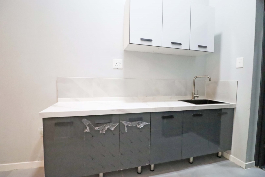 To Let 1 Bedroom Property for Rent in Bryanston Gauteng