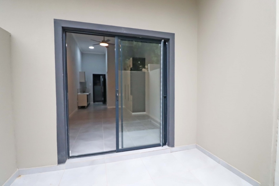 To Let 1 Bedroom Property for Rent in Bryanston Gauteng