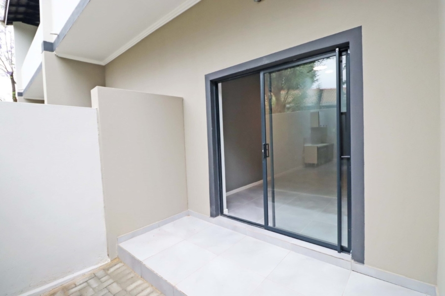 To Let 1 Bedroom Property for Rent in Bryanston Gauteng