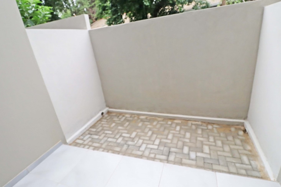 To Let 1 Bedroom Property for Rent in Bryanston Gauteng