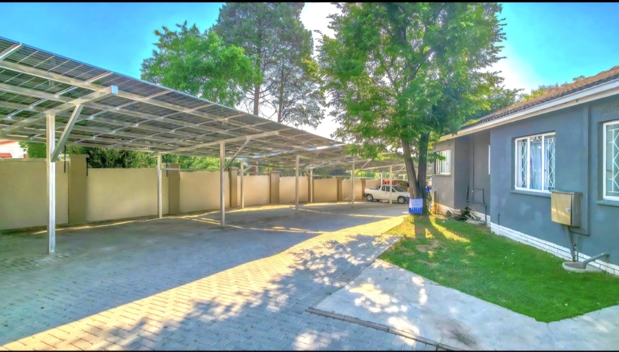 To Let 1 Bedroom Property for Rent in Bryanston Gauteng