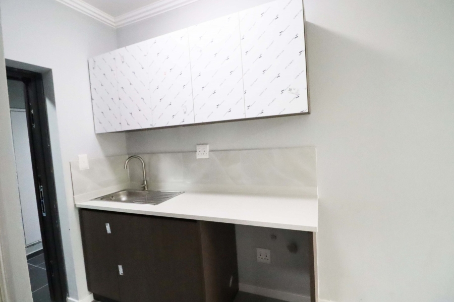 To Let 2 Bedroom Property for Rent in Bryanston Gauteng