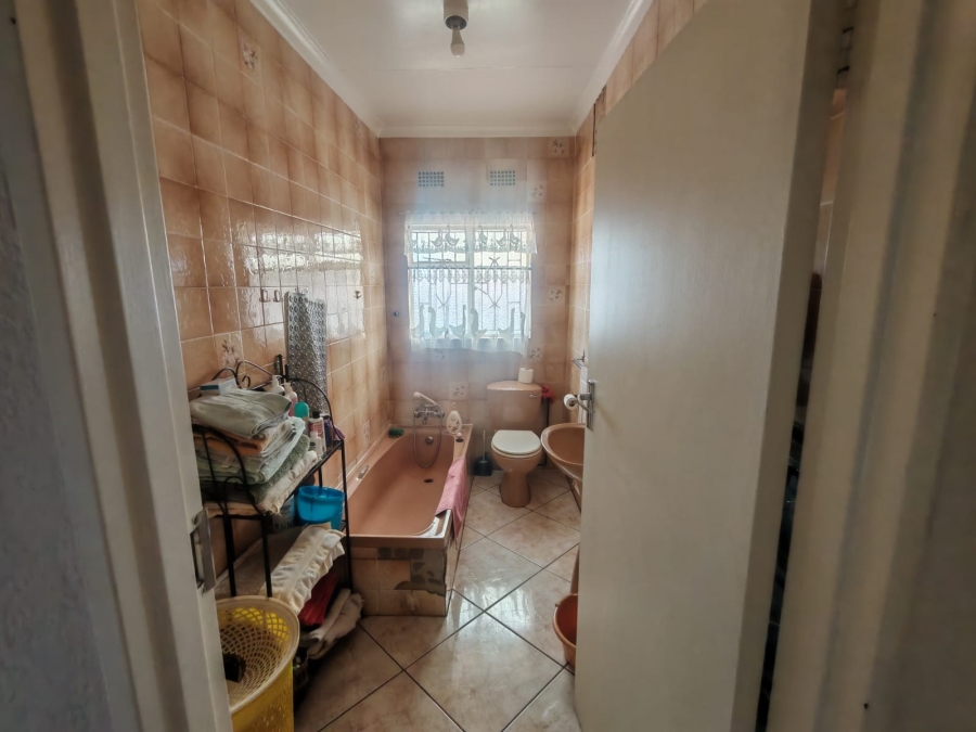 4 Bedroom Property for Sale in Eldorado Park Gauteng