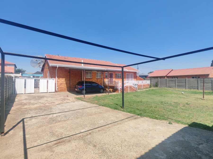 4 Bedroom Property for Sale in Eldorado Park Gauteng