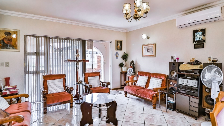 6 Bedroom Property for Sale in Eldorado Park Gauteng