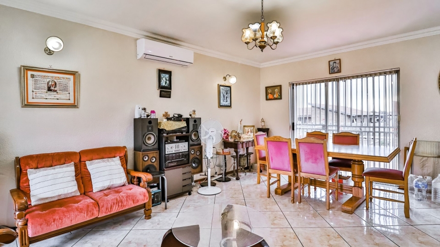 6 Bedroom Property for Sale in Eldorado Park Gauteng