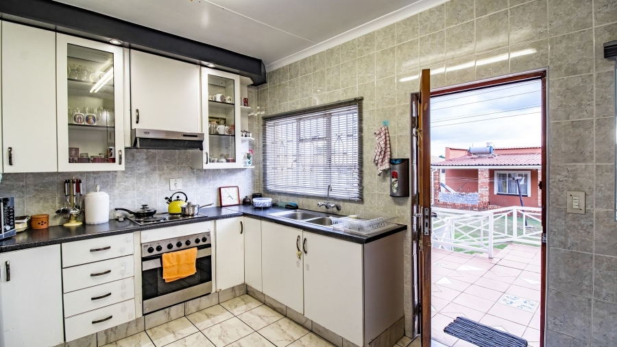 6 Bedroom Property for Sale in Eldorado Park Gauteng