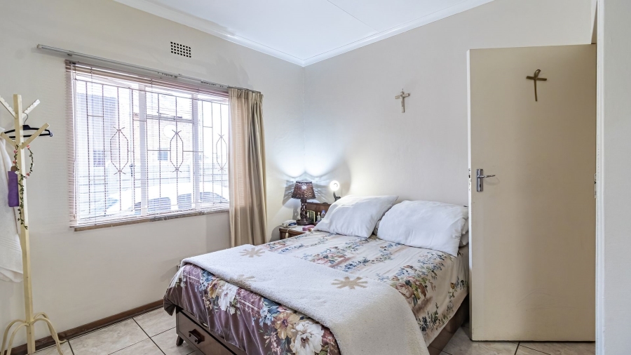 6 Bedroom Property for Sale in Eldorado Park Gauteng