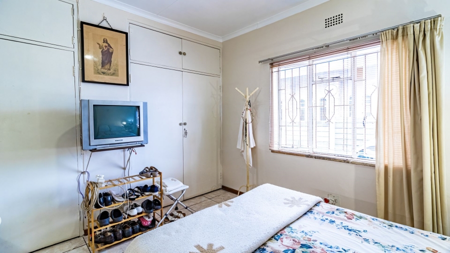 6 Bedroom Property for Sale in Eldorado Park Gauteng