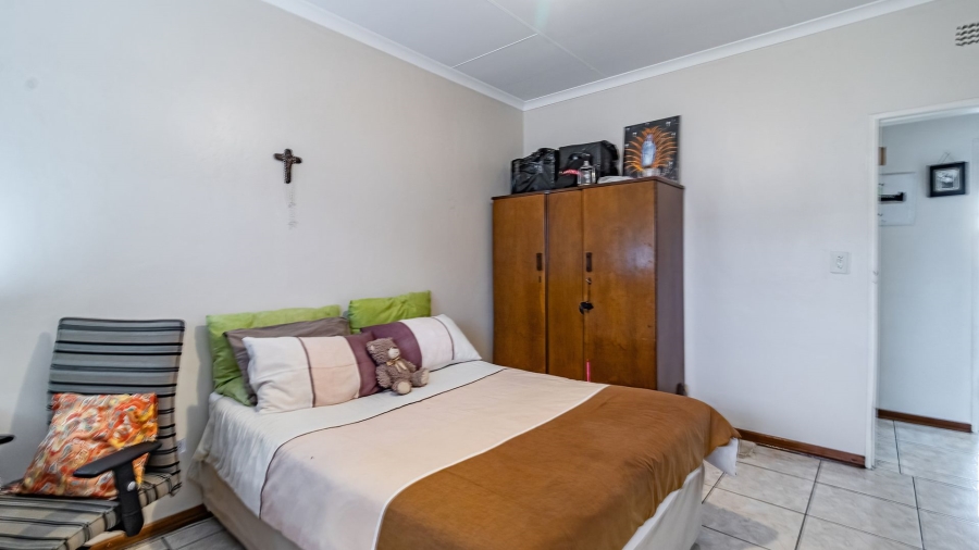 6 Bedroom Property for Sale in Eldorado Park Gauteng