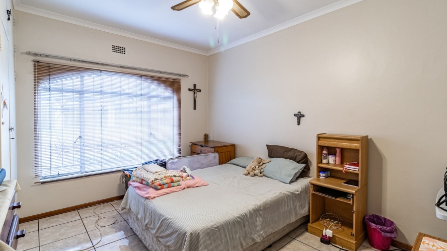 6 Bedroom Property for Sale in Eldorado Park Gauteng