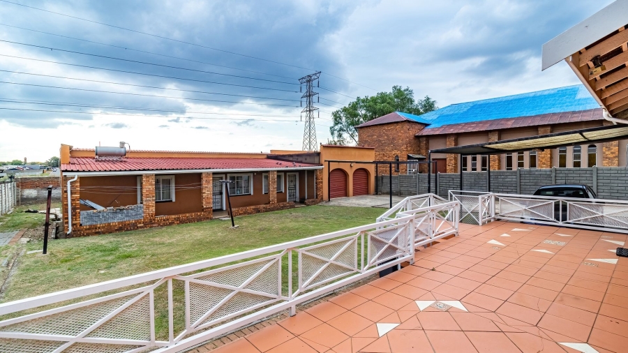 6 Bedroom Property for Sale in Eldorado Park Gauteng