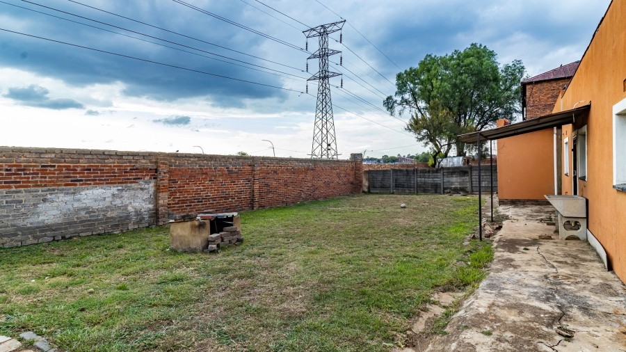 6 Bedroom Property for Sale in Eldorado Park Gauteng