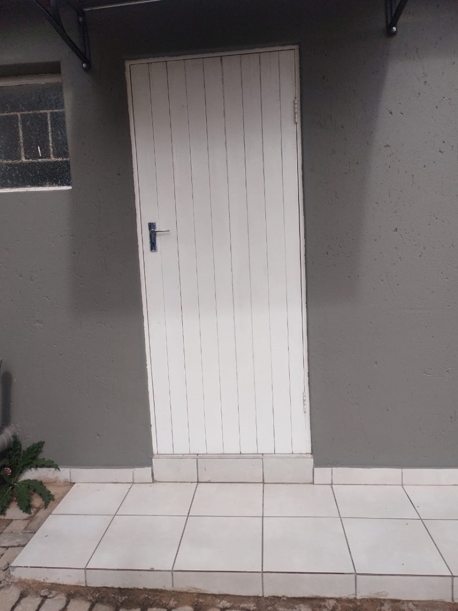 To Let 1 Bedroom Property for Rent in South Hills Gauteng