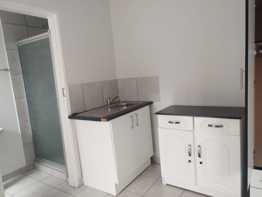 To Let 1 Bedroom Property for Rent in South Hills Gauteng