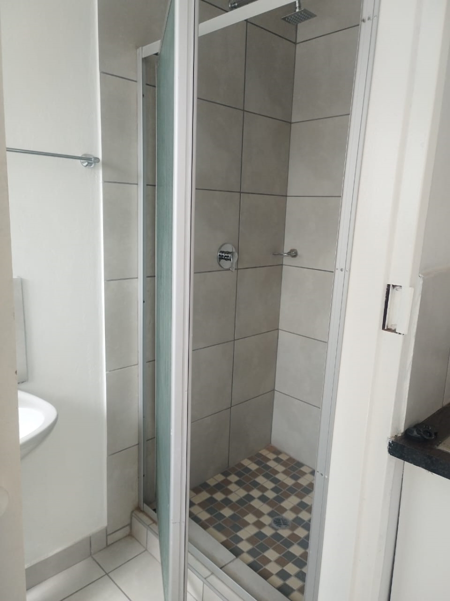 To Let 1 Bedroom Property for Rent in South Hills Gauteng