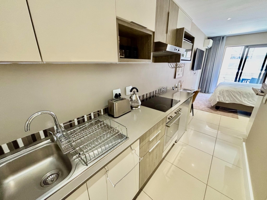 To Let 1 Bedroom Property for Rent in Rosebank Gauteng