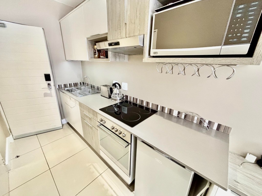 To Let 1 Bedroom Property for Rent in Rosebank Gauteng