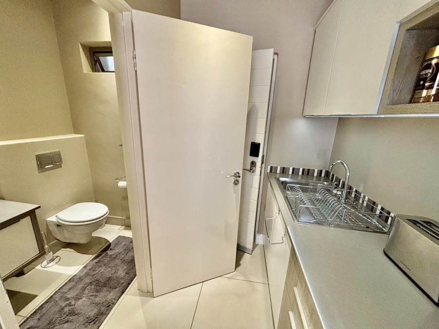 To Let 1 Bedroom Property for Rent in Rosebank Gauteng