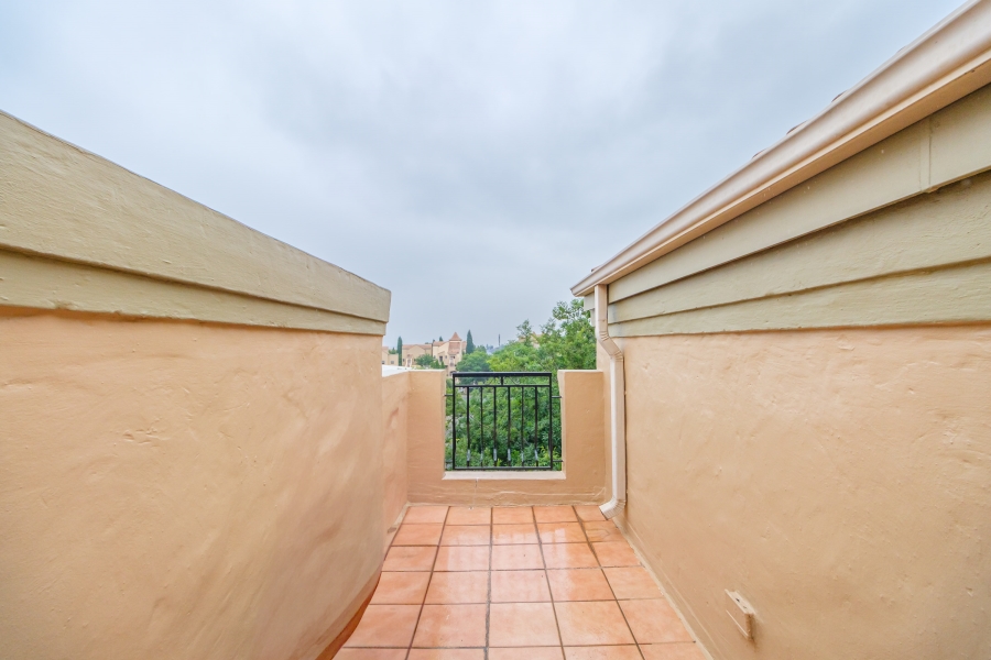 1 Bedroom Property for Sale in Lonehill Gauteng