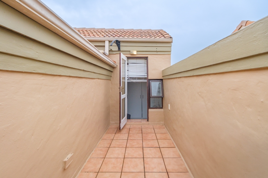 1 Bedroom Property for Sale in Lonehill Gauteng