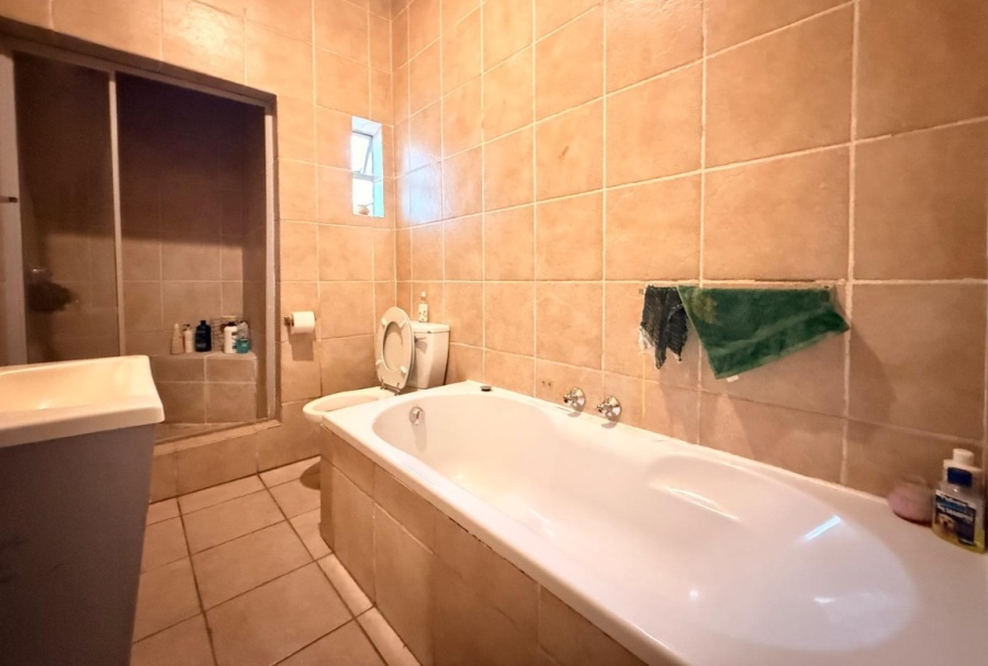 3 Bedroom Property for Sale in Rosettenville Gauteng