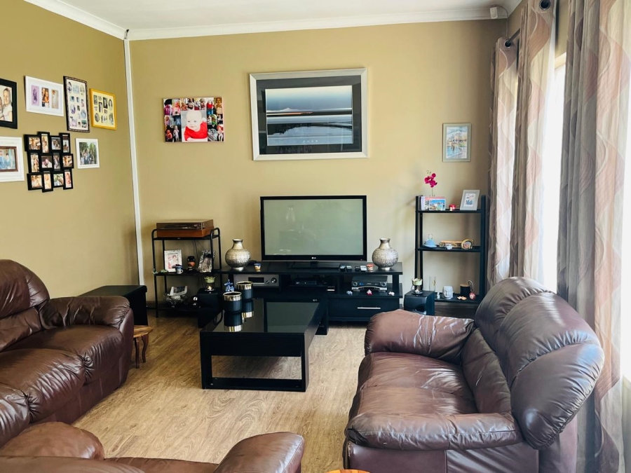3 Bedroom Property for Sale in Symhurst Gauteng