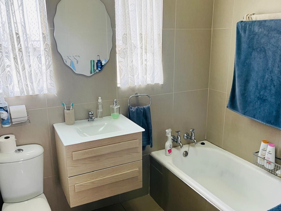 3 Bedroom Property for Sale in Symhurst Gauteng