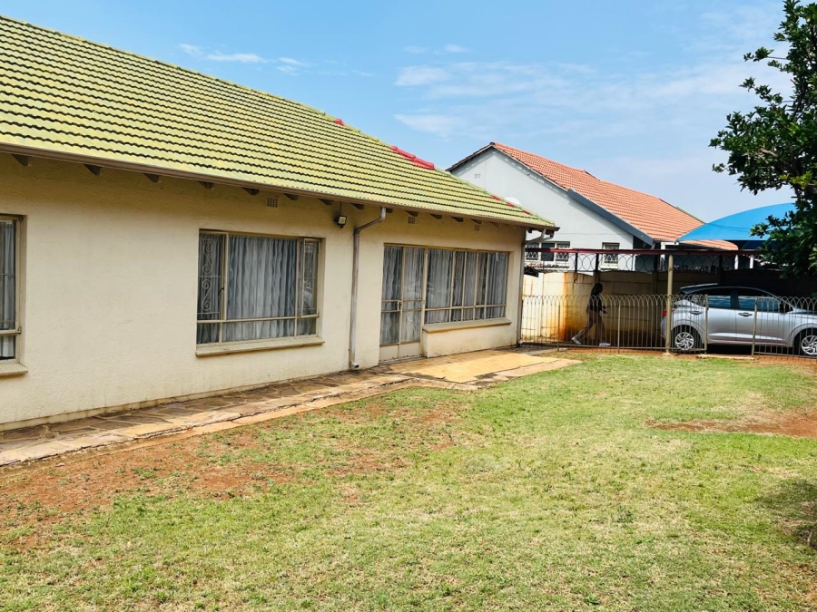 3 Bedroom Property for Sale in Symhurst Gauteng