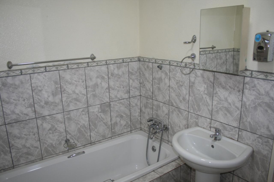 To Let 3 Bedroom Property for Rent in Naturena Gauteng