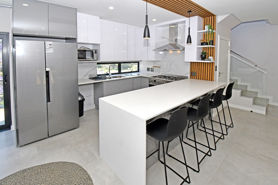 3 Bedroom Property for Sale in Hurlingham Gauteng